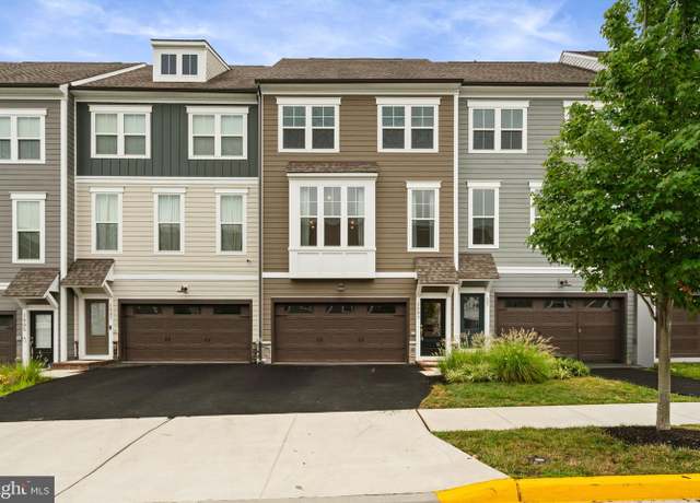 Property at 1699 Beech Leaf St, Dumfries, VA 22026, 3 beds, 3.5 baths