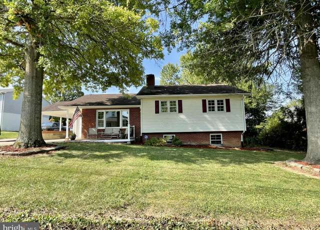 Property at 326 Hollingsworth Rd, Woodstock, VA 22664, 3 beds, 2 baths