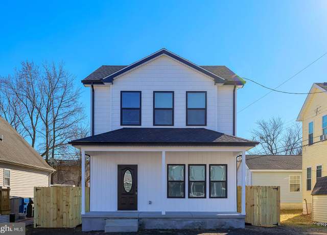 Property at 12 Clendaniel Avenue Ext, Selbyville, DE 19975, 3 beds, 2.5 baths
