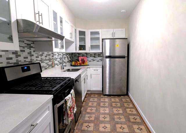 Property at 10320 Westlake Dr Unit E301, Bethesda, MD 20817, 1 bed, 1 bath