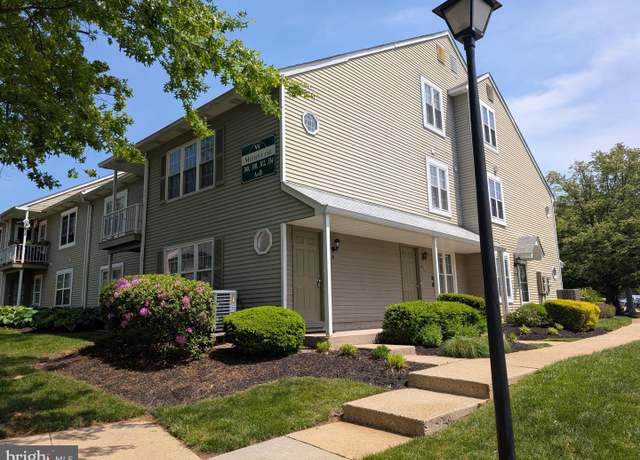 Property at 312-B Mitten Ln, Mount Laurel, NJ 08054, 2 beds, 2 baths