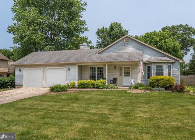 Property at 12 Mayville Ln, Marlton, NJ 08053, 3 beds, 2 baths