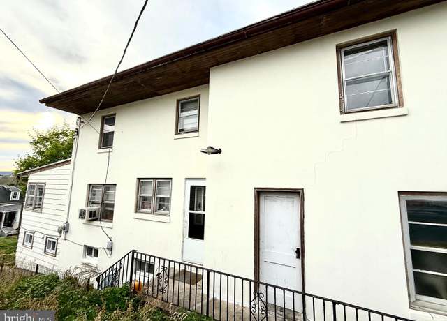 Property at 249 S 4th St, Hamburg, PA 19526, 4 beds, 2 baths