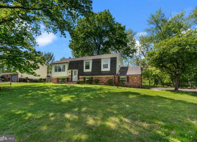 Property at 2158 Palomino Dr, Warrington, PA 18976, 3 beds, 2.5 baths