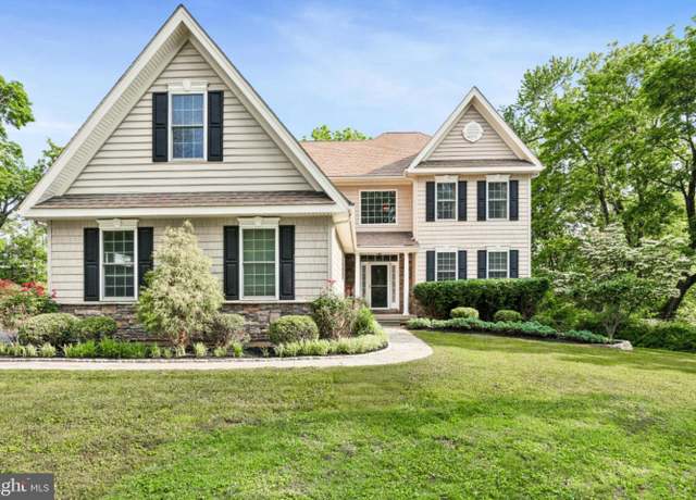 Property at 5 Kent Ln, Paoli, PA 19301, 4 beds, 4.5 baths