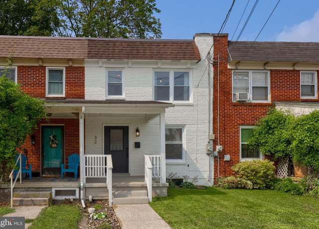 Property at 32 S Fulton St, Manheim, PA 17545, 3 beds, 1 bath