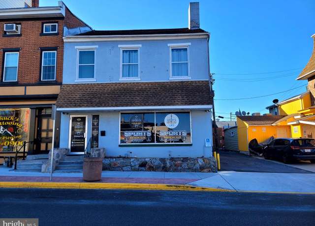 Property at 916 Cumberland St, Lebanon, PA 17042, 3 beds, 3 baths