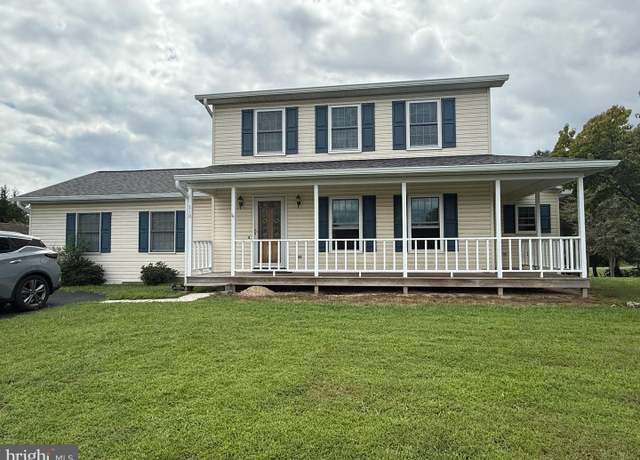 Property at 110 Kingsland Ct, Winchester, VA 22602, 4 beds, 2.5 baths