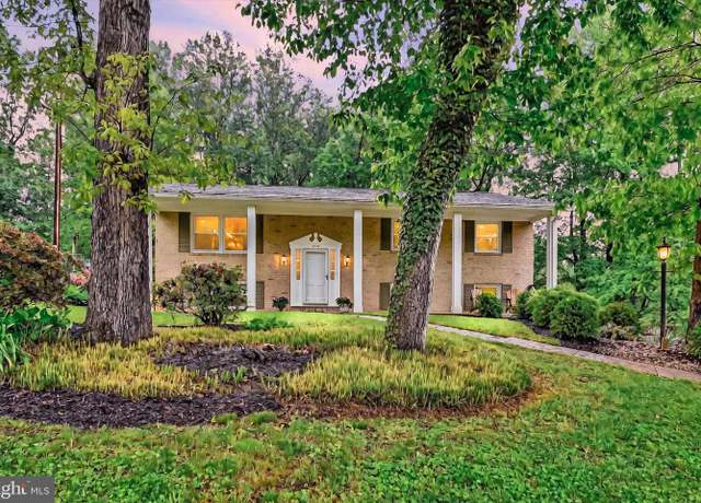 Property at 6110 Oak Hill Dr, Sykesville, MD 21784, 3 beds, 3 baths