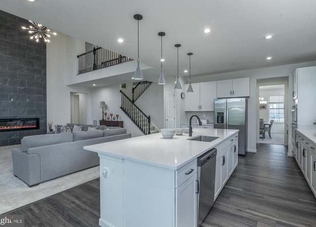 Property at 807 Kaplon Ct, Brunswick, MD 21716, 5 beds, 4 baths