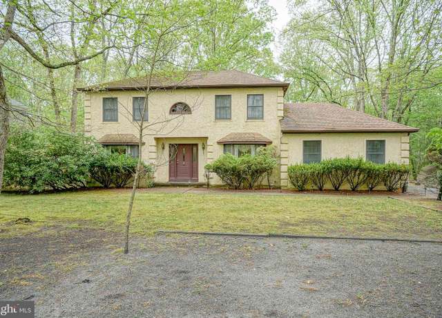Property at 5 Meadowbrook Dr, Shamong, NJ 08088, 4 beds, 2.5 baths