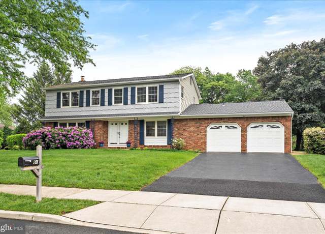 Property at 61 Hamilton Ln, Plainsboro, NJ 08536, 4 beds, 2.5 baths