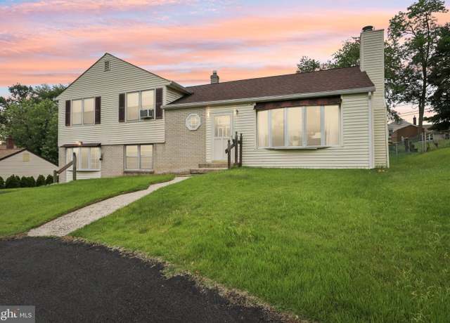 Property at 694 Davisville Rd, Warminster, PA 18974, 4 beds, 1 bath