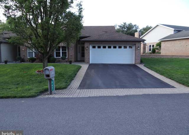 Property at 947 Geyer Dr, Chambersburg, PA 17201, 2 beds, 2 baths