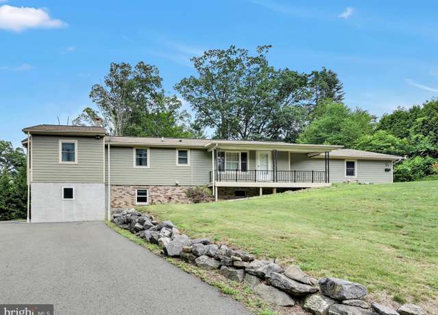 Property at 14 N 24th St, Pottsville, PA 17901, 3 beds, 3 baths