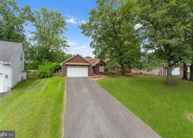 Property at 105 Tucks Cir, Winchester, VA 22602, 3 beds, 2 baths