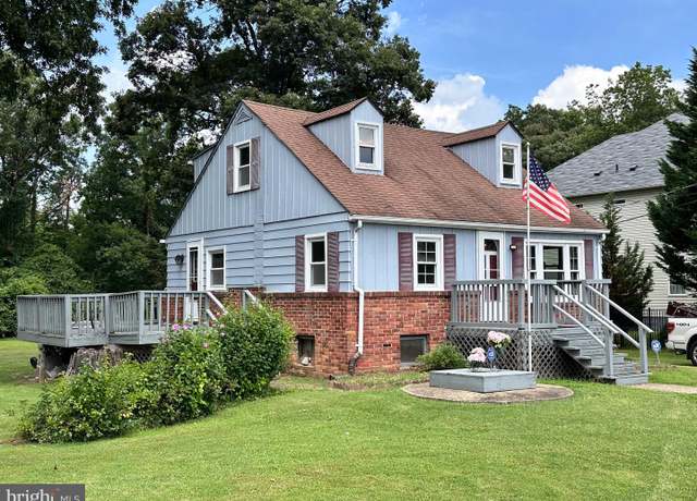 Property at 7128 Beulah St, Alexandria, VA 22315, 3 beds, 1.5 baths