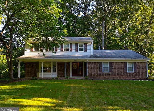 Property at 6820 Colburn Dr, Annandale, VA 22003, 4 beds, 3.5 baths