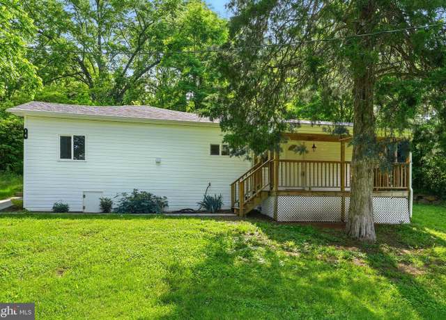 Property at 14 Summit Point Dr, Front Royal, VA 22630, 2 beds, 1 bath
