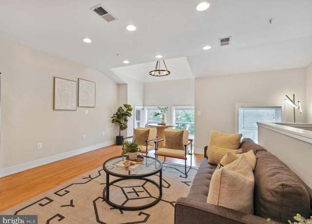 Property at 2515 17th St NW #5, Washington, DC 20009, 2 beds, 2 baths