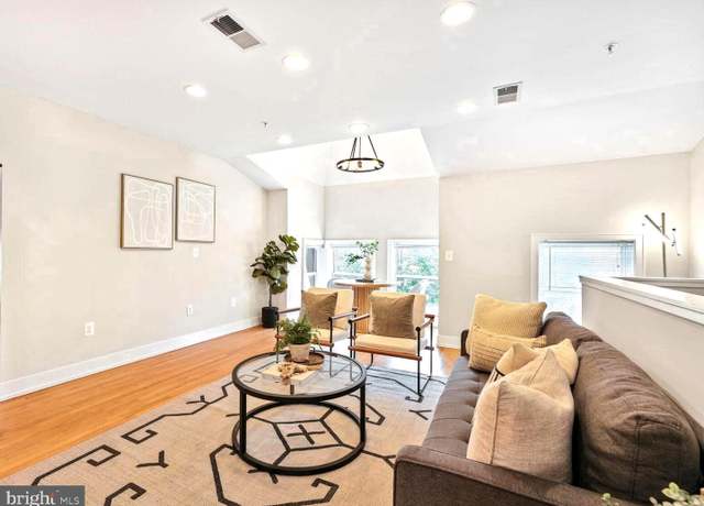 Property at 2515 17th St NW #5, Washington, DC 20009, 2 beds, 2 baths