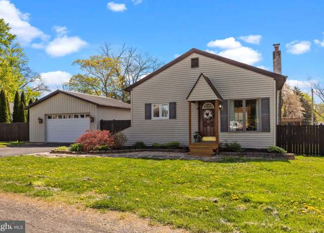 Property at 721 Neshaminy Ave, Warrington, PA 18976, 4 beds, 2 baths