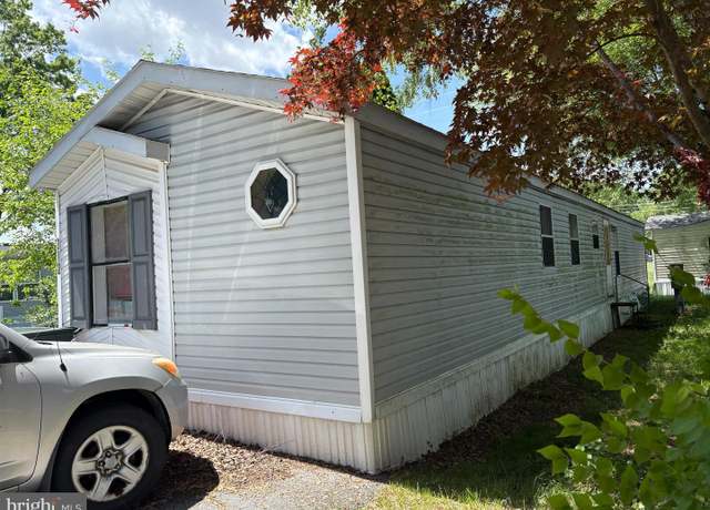 Property at 312 Bahama Cir, Carlisle, PA 17015, 2 beds, 2 baths