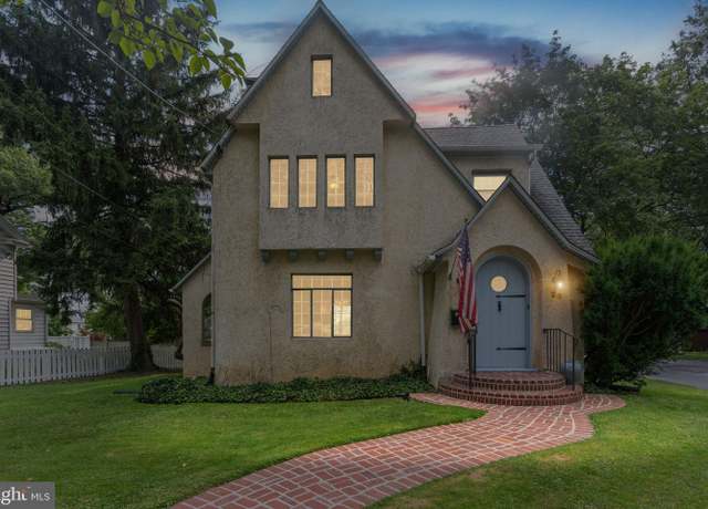 Property at 28 N 20th St, Camp Hill, PA 17011, 3 beds, 1.5 baths
