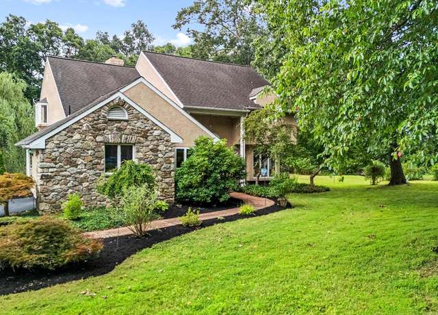 Property at 12 Wagner Ln, Coatesville, PA 19320, 4 beds, 4.5 baths