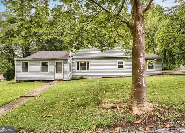 Property at 205 West Ave, Harrisburg, PA 17109, 5 beds, 3 baths