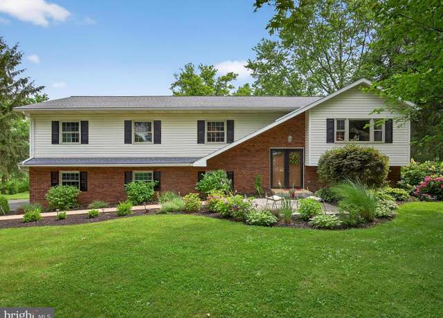 Property at 191 Carol Dr, Washington Boro, PA 17582, 4 beds, 3 baths
