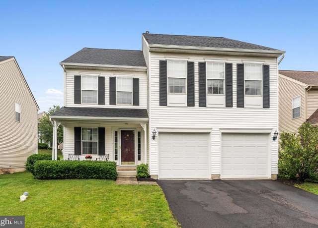 Property at 803 Red Coat Rd, Collegeville, PA 19426, 4 beds, 3.5 baths