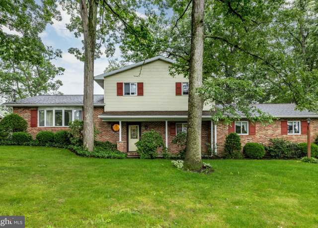 Property at 1056 Woodland Dr, Sunbury, PA 17801, 3 beds, 2.5 baths