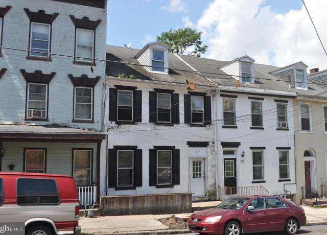 Property at 714 Mahantongo St, Pottsville, PA 17901, 4 beds