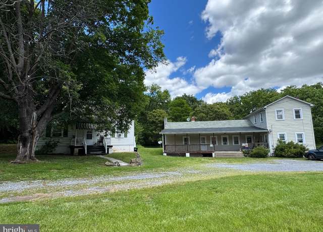 Property at 386 Round Hill Rd, Winchester, VA 22602, 6 beds, 3 baths