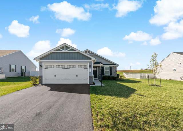 Property at 569 Perspective Pl, Hedgesville, WV 25427, 2 beds, 2 baths