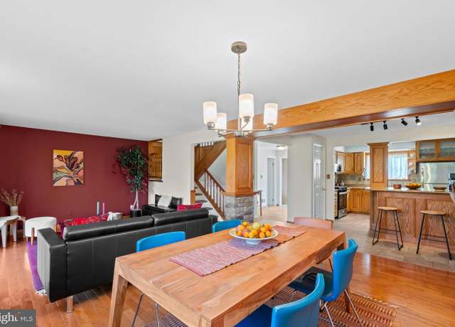 Property at 9931 Lake Landing Rd, Gaithersburg, MD 20886, 3 beds, 3.5 baths