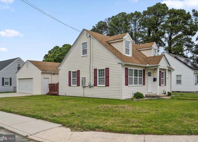 Property at 8 14th St, Pocomoke City, MD 21851, 3 beds, 2 baths