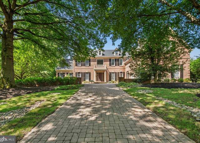 Property at 14 Walker Dr, Princeton, NJ 08540, 4 beds, 3.5 baths