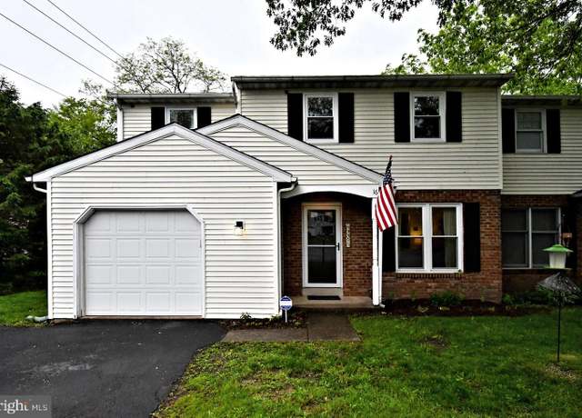 Property at 16 Grove Cir, Sellersville, PA 18960, 3 beds, 1.5 baths