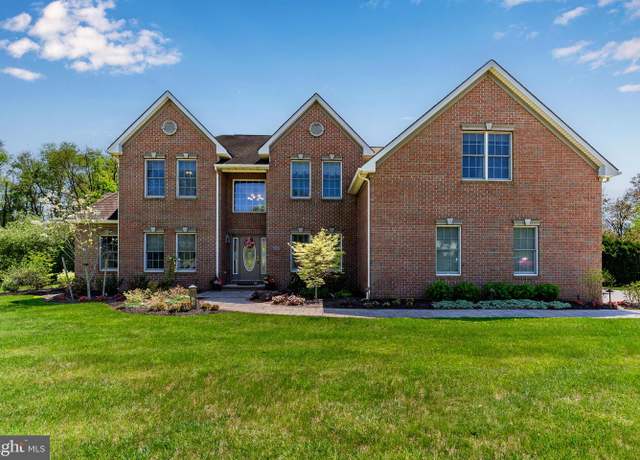 Property at 5005 Greenwood Cir, Enola, PA 17025, 5 beds, 4 baths