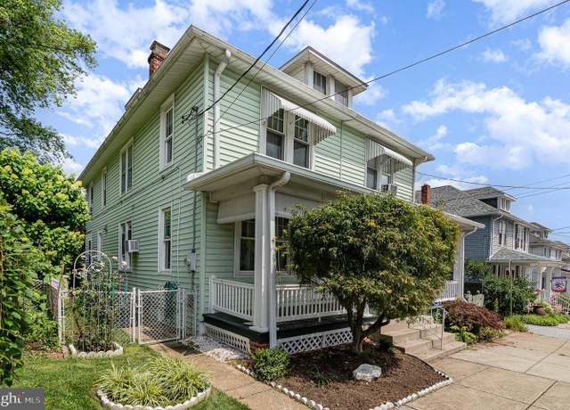 Property at 403 9th St, New Cumberland, PA 17070, 3 beds, 1.5 baths