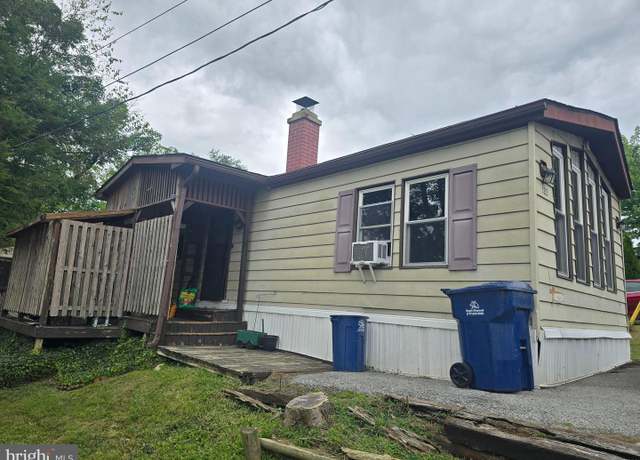 Property at 122 Penn Dr, Coatesville, PA 19320, 2 beds, 1 bath