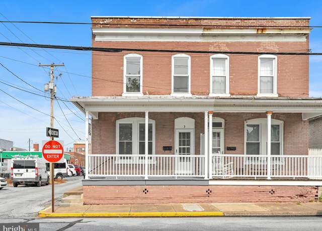Property at 3 S Pine St, Middletown, PA 17057, 3 beds, 1.5 baths
