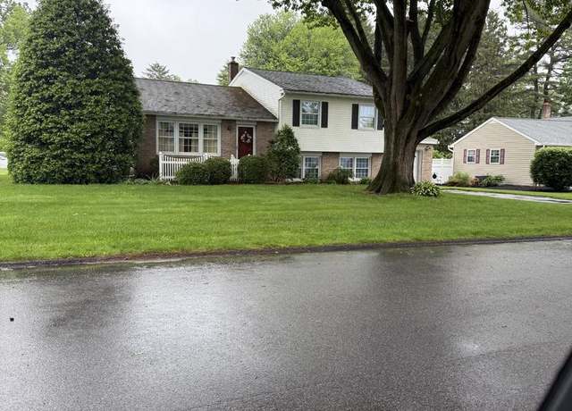 Property at 684 Gentry Dr, Lancaster, PA 17603, 3 beds, 1.5 baths