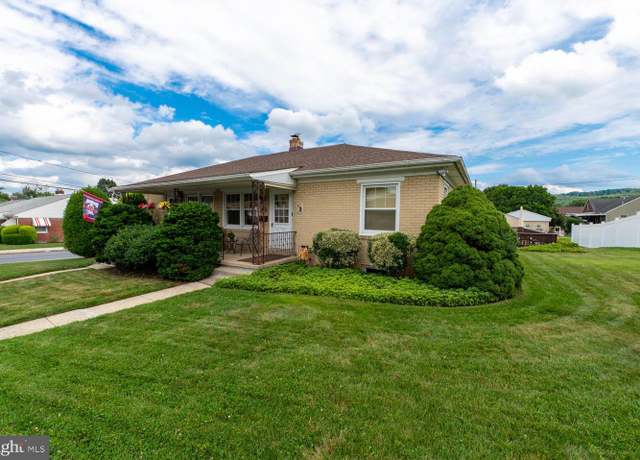 Property at 16 W Berger St, Emmaus, PA 18049, 2 beds, 2 baths