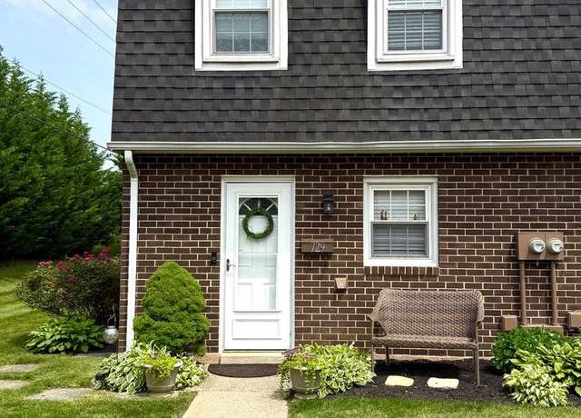 Property at 729 Hardwick Pl, York, PA 17404, 2 beds, 1 bath