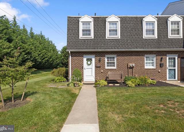 Property at 729 Hardwick Pl, York, PA 17404, 2 beds, 1 bath
