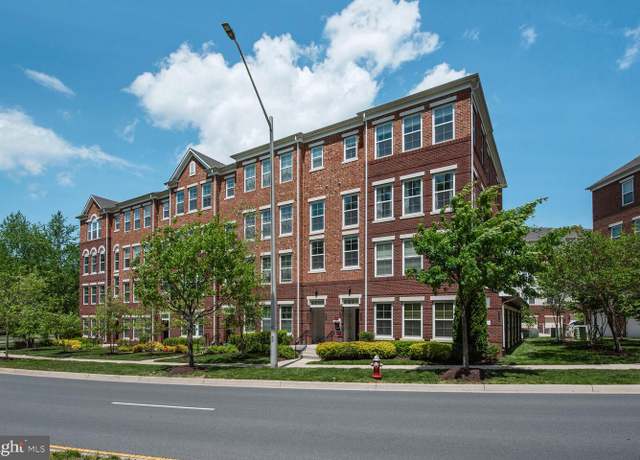 Property at 3020 Rittenhouse Cir, Fairfax, VA 22031, 3 beds, 2.5 baths