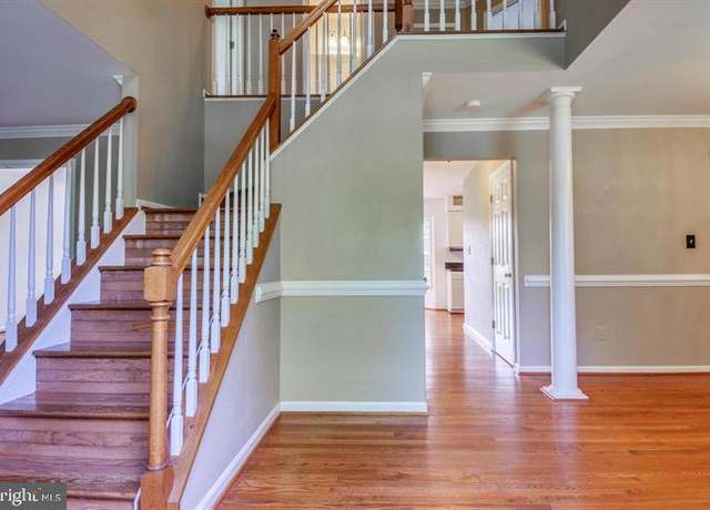 Property at 10457 Pineview Rd, Manassas, VA 20111, 5 beds, 3.5 baths